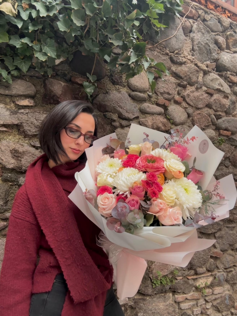 İthal Gül ve Anastasia Buketi
