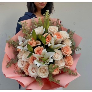 İthal Gül ve Lilyum Buketi