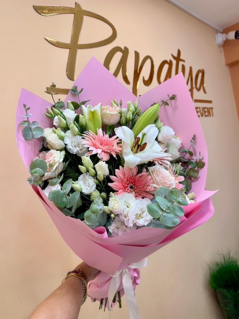 Lilyum, Lisyantus ve Gerbera Buketi
