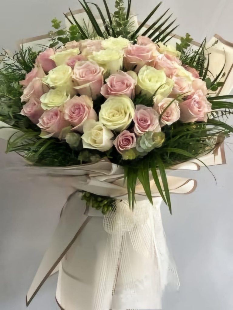 30 Adet İthal Pembe Beyaz Gül