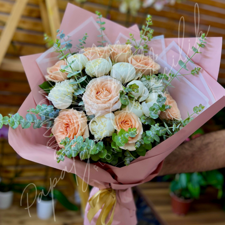 Şakayık ve Gül Buketi