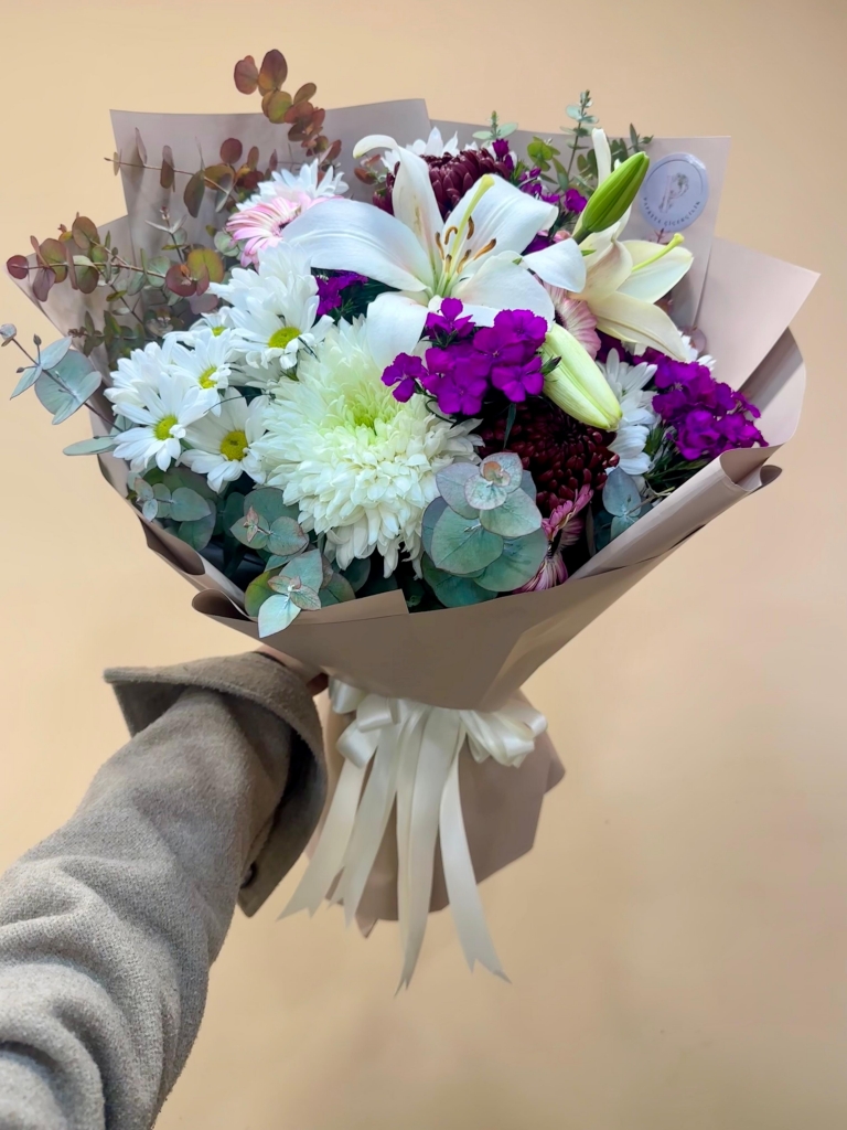 Lilyum & Mevsim Çiçekleri Buketi 