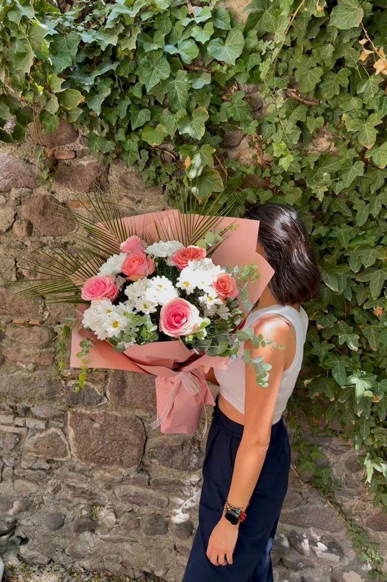 Daisy & Roses