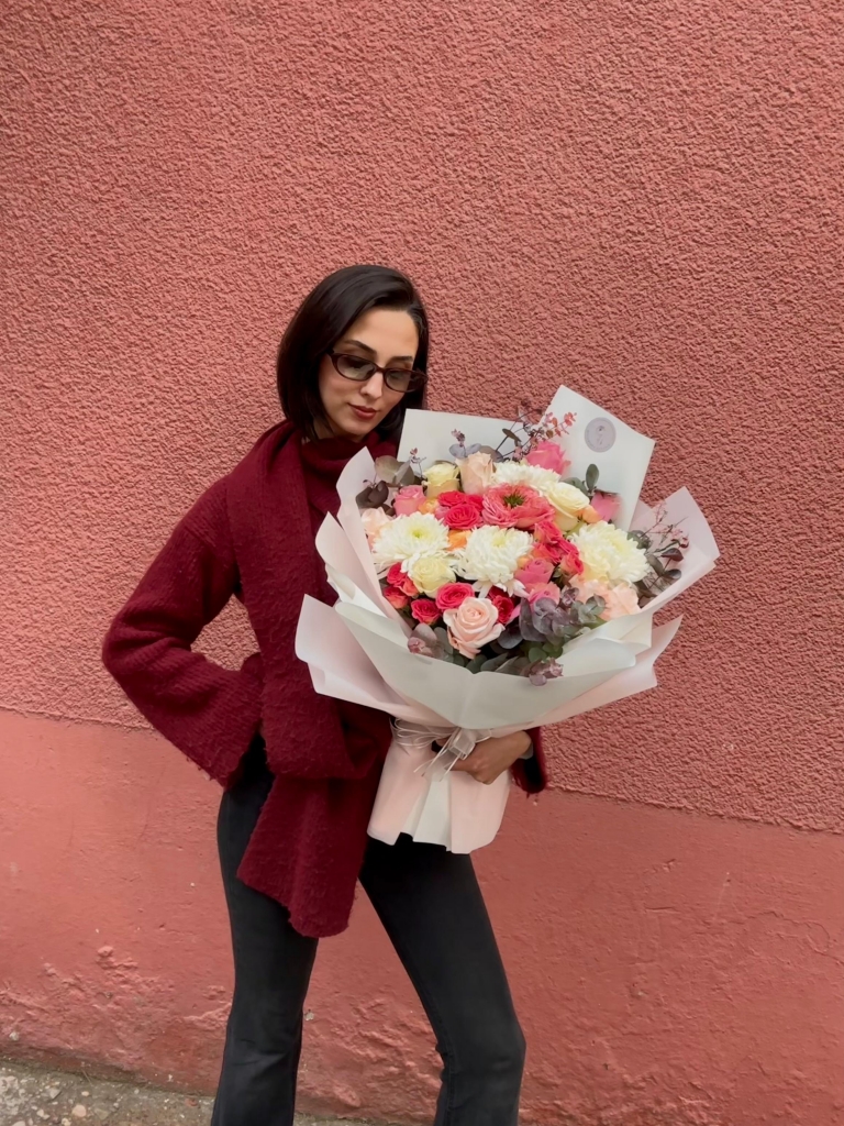  İthal Gül ve Anastasia Buketi